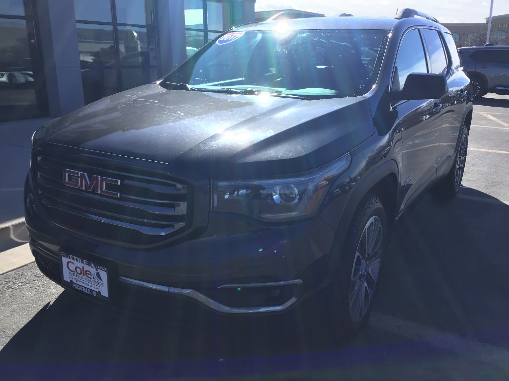 Used 2017 GMC Acadia SLT image 2