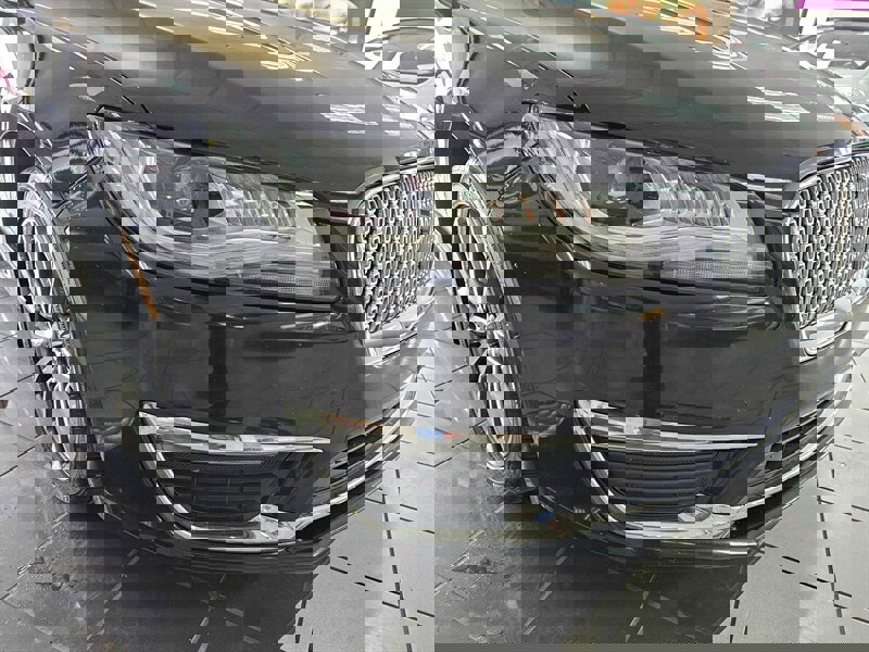 Used 2020 Lincoln MKZ image 30