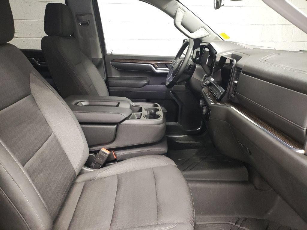 Used 2024 Chevrolet Silverado 1500 RST w/ Protection Package AWD/4WD image 7