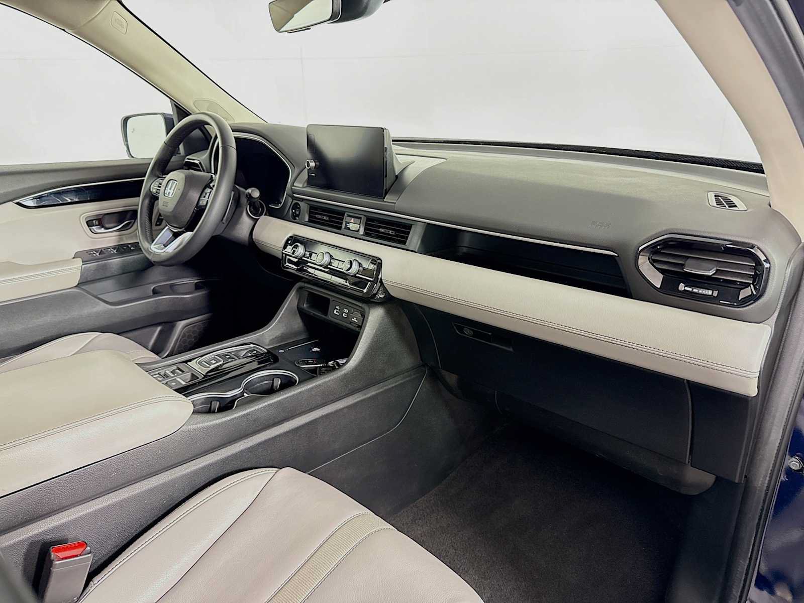 Certified 2024 Honda Pilot Touring image 30