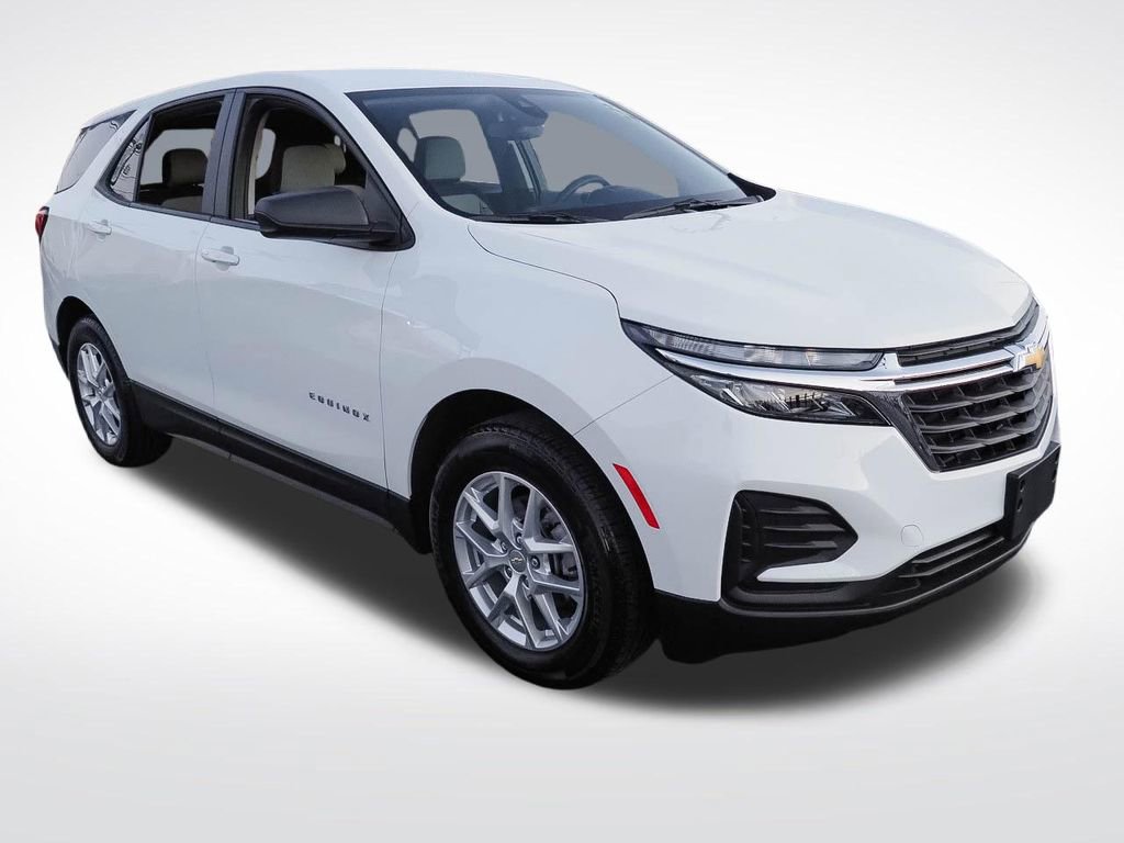 Certified 2022 Chevrolet Equinox LS w/ LS Convenience Package image 3