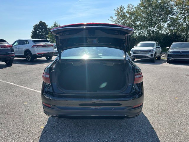 Used 2025 Volkswagen Jetta SE FWD image 35