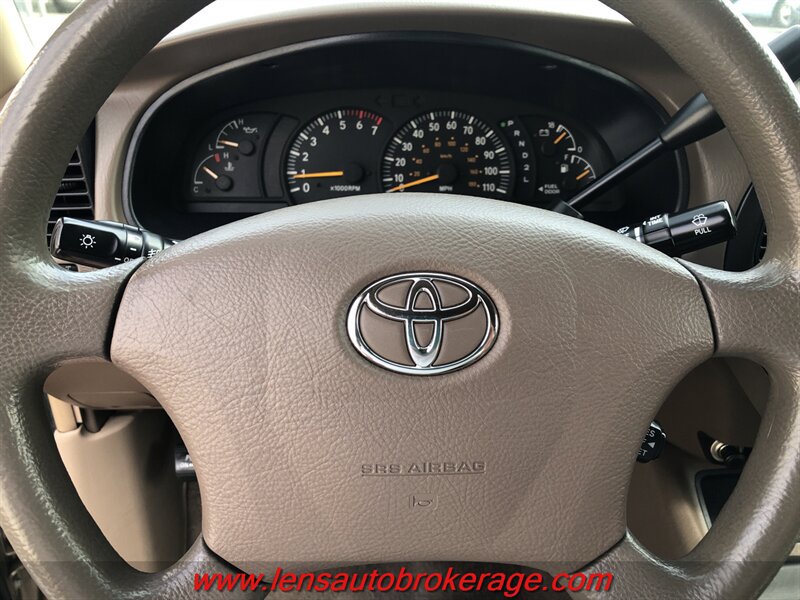 Used 2004 Toyota Tundra SR5 w/ Towing Pkg RWD image 12