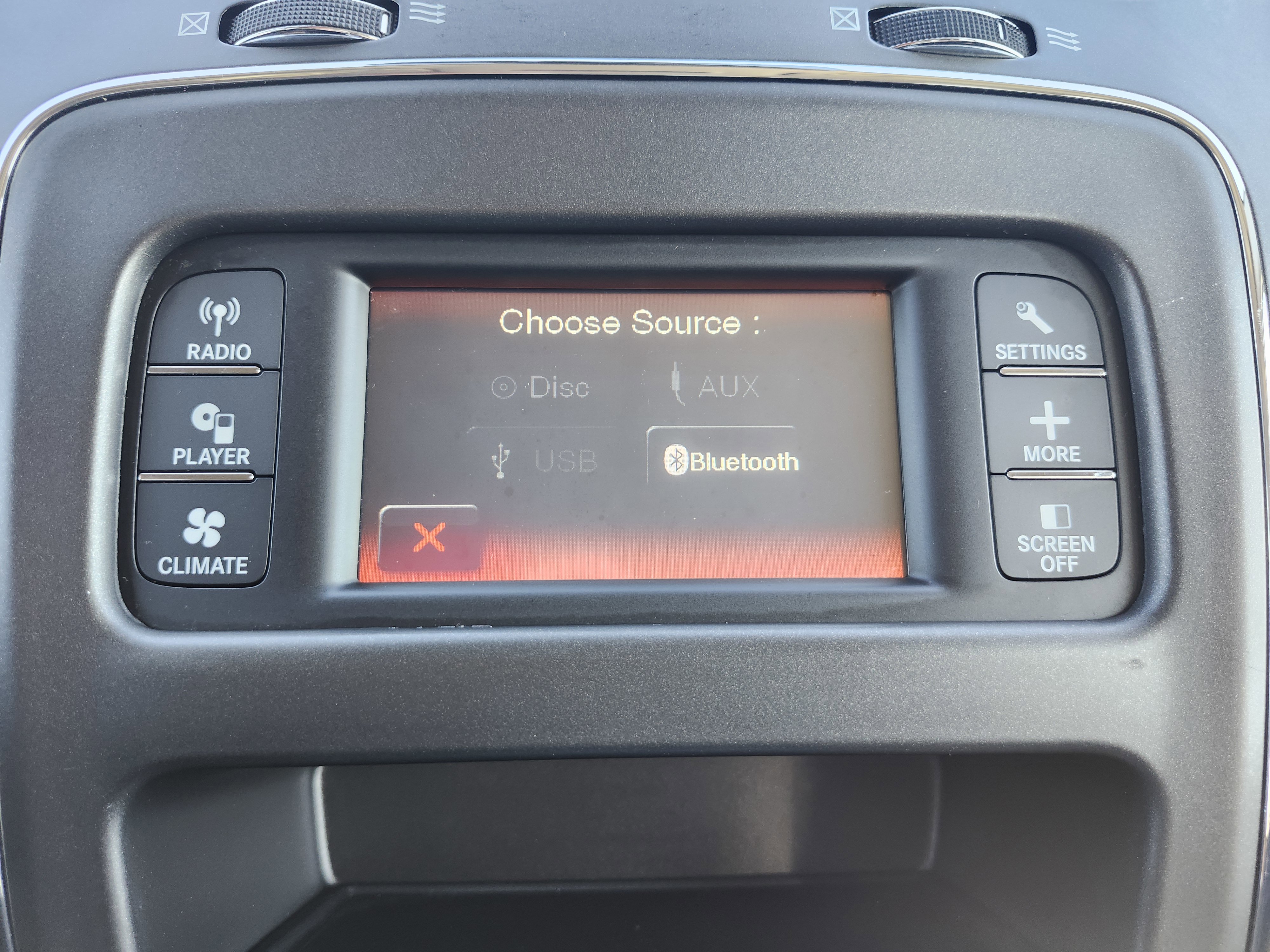 Used 2017 Dodge Journey SXT w/ Comfort/Convenience Group image 2