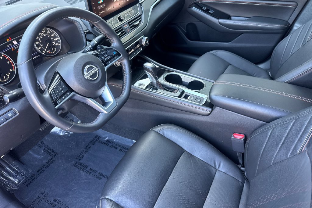 Used 2023 Nissan Altima 2.0 SR FWD image 9