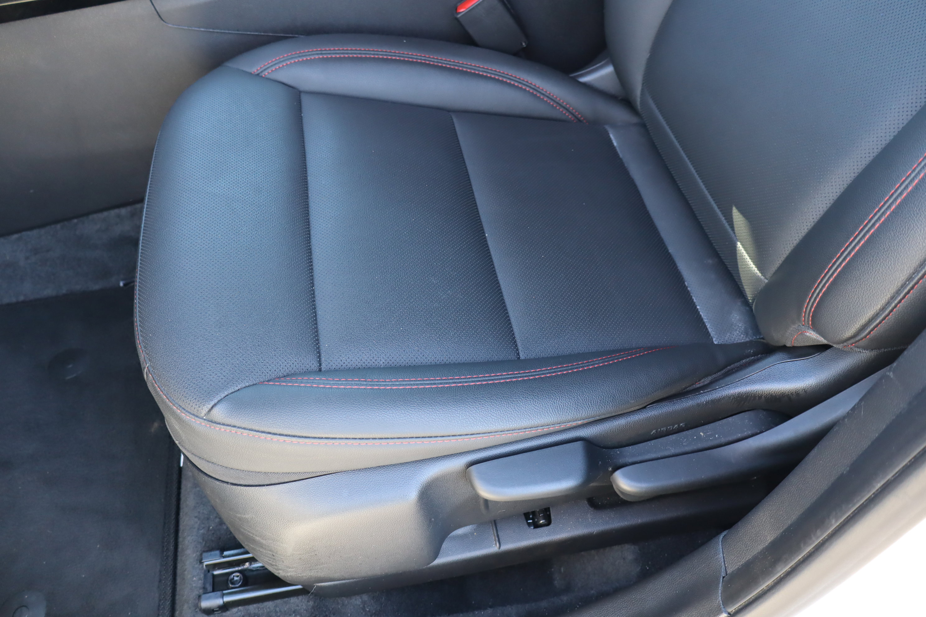 Certified 2024 Chevrolet Trax RS w/ Driver Confidence Package image 17