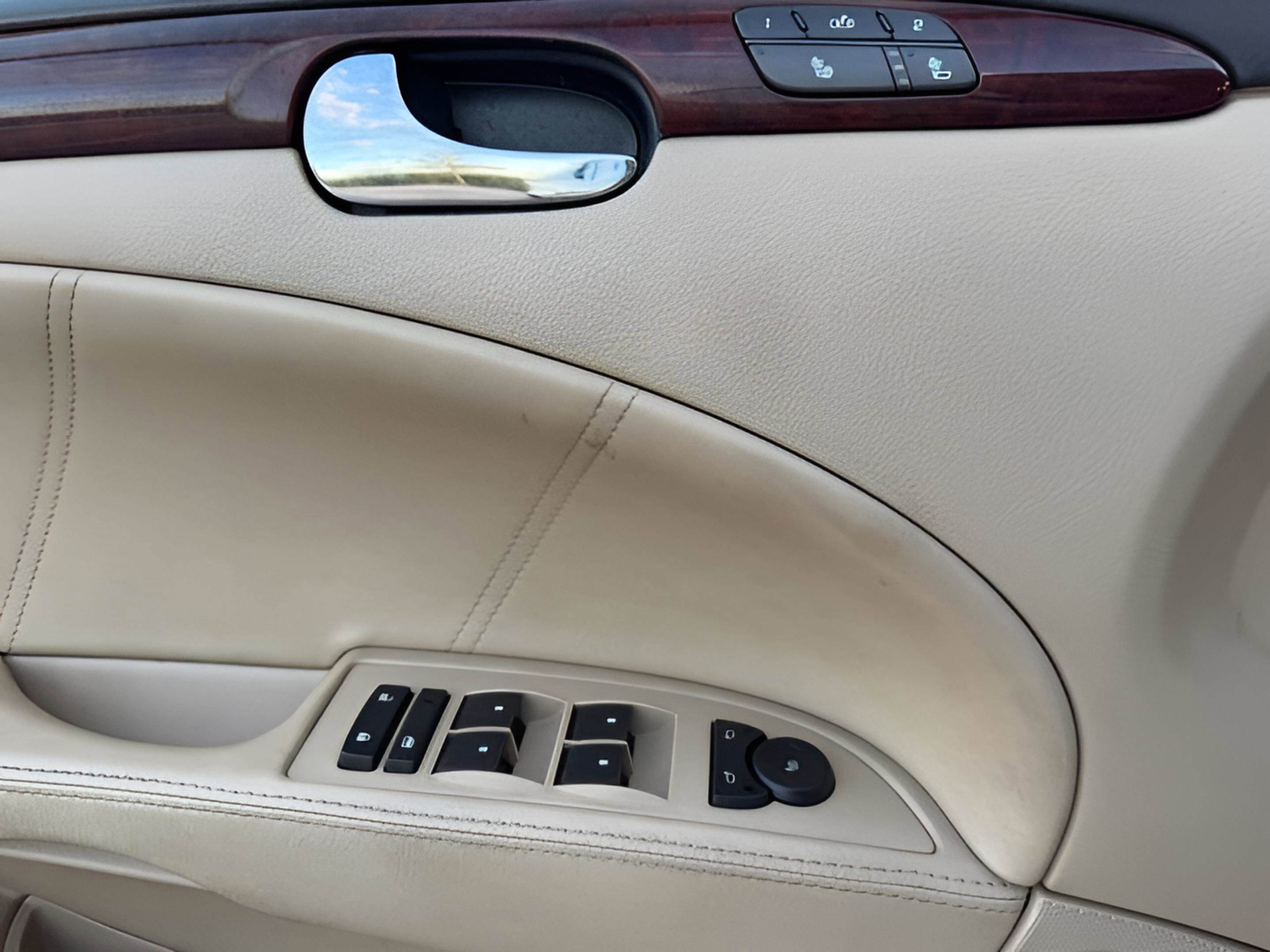 Used 2008 Buick Lucerne CXL w/ Driver Confidence Package FWD image 18