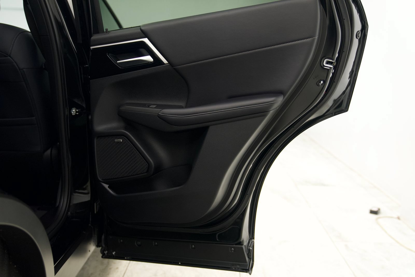 Used 2025 Mitsubishi Outlander SE AWD/4WD image 25