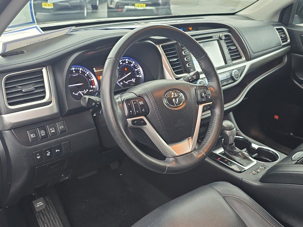Used 2018 Toyota Highlander Limited Platinum image 14