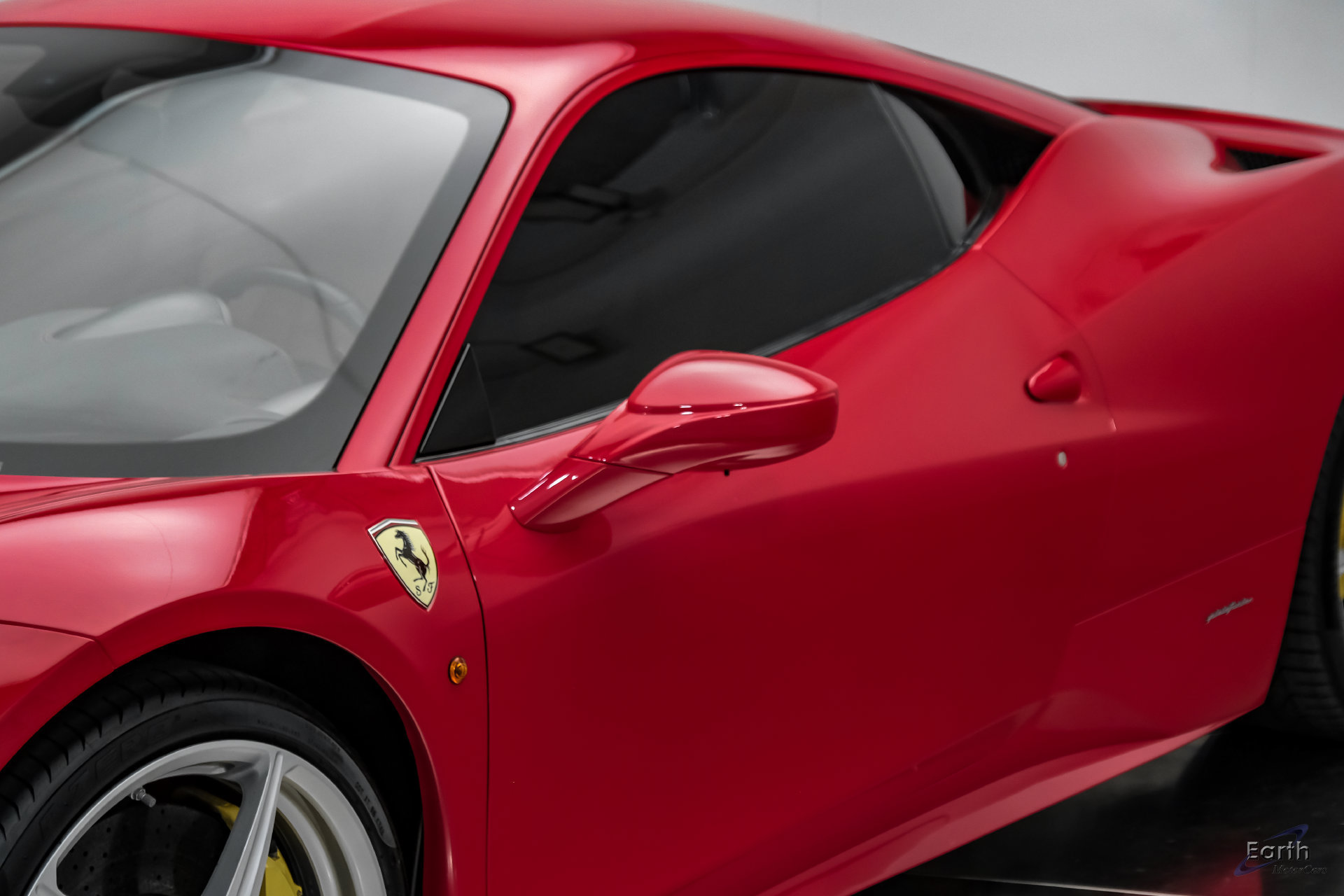 Used 2014 Ferrari 458 Italia Coupe RWD image 35