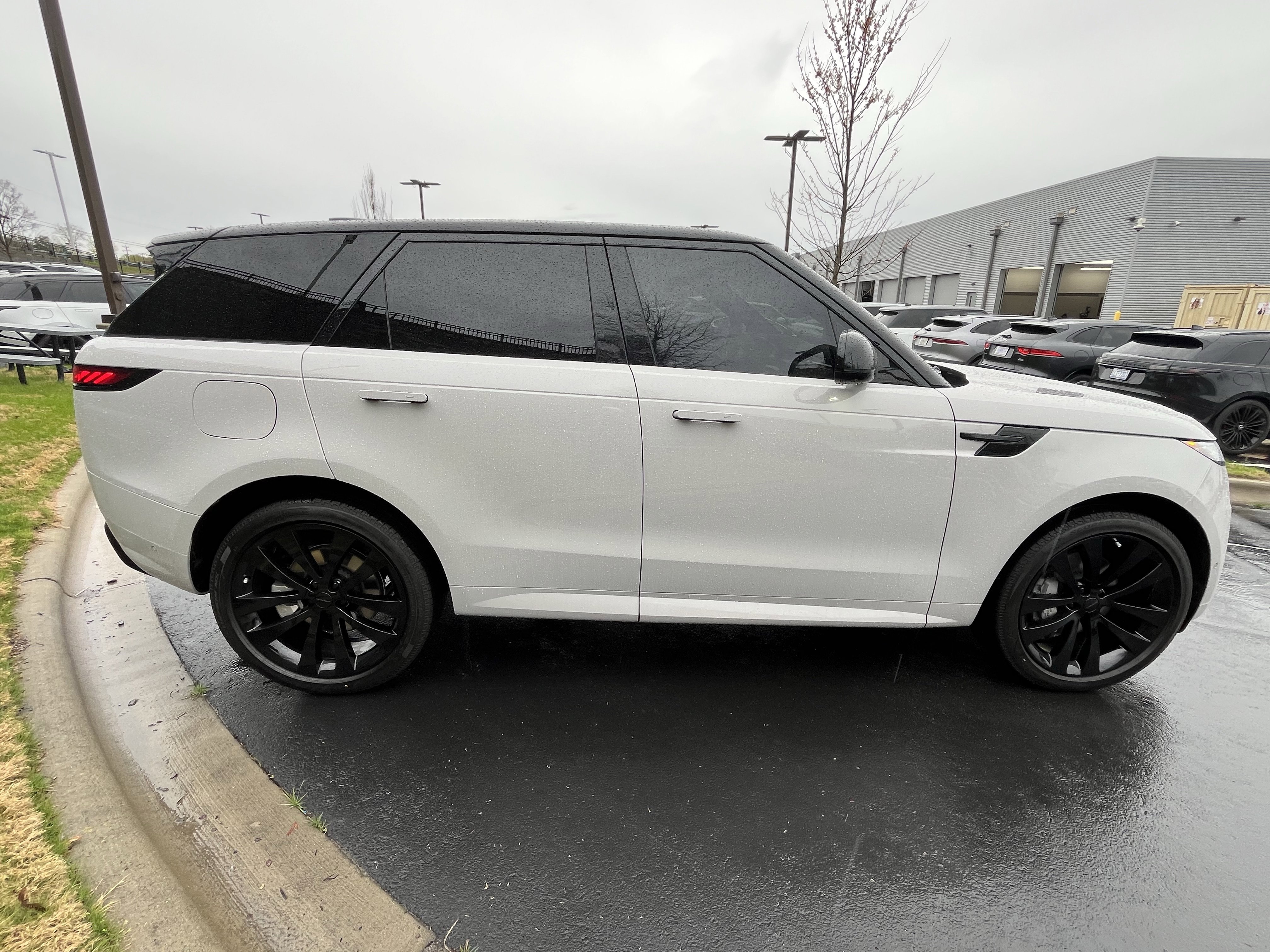 Certified 2026 Land Rover Range Rover Sport Dynamic SE AWD/4WD image 8