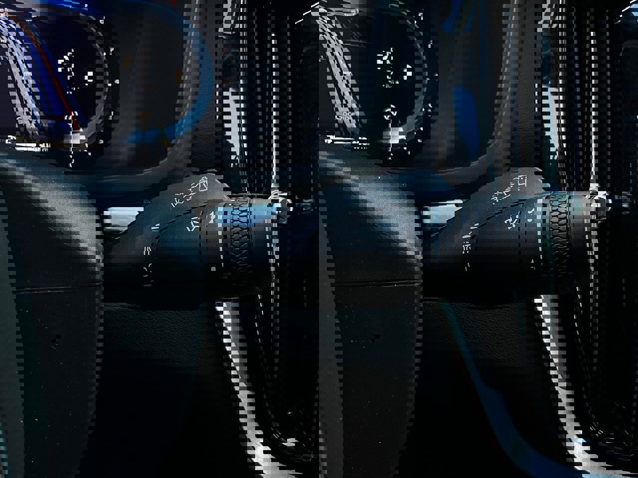 Used 2025 Volvo V60 B5 Cross Country Plus image 37