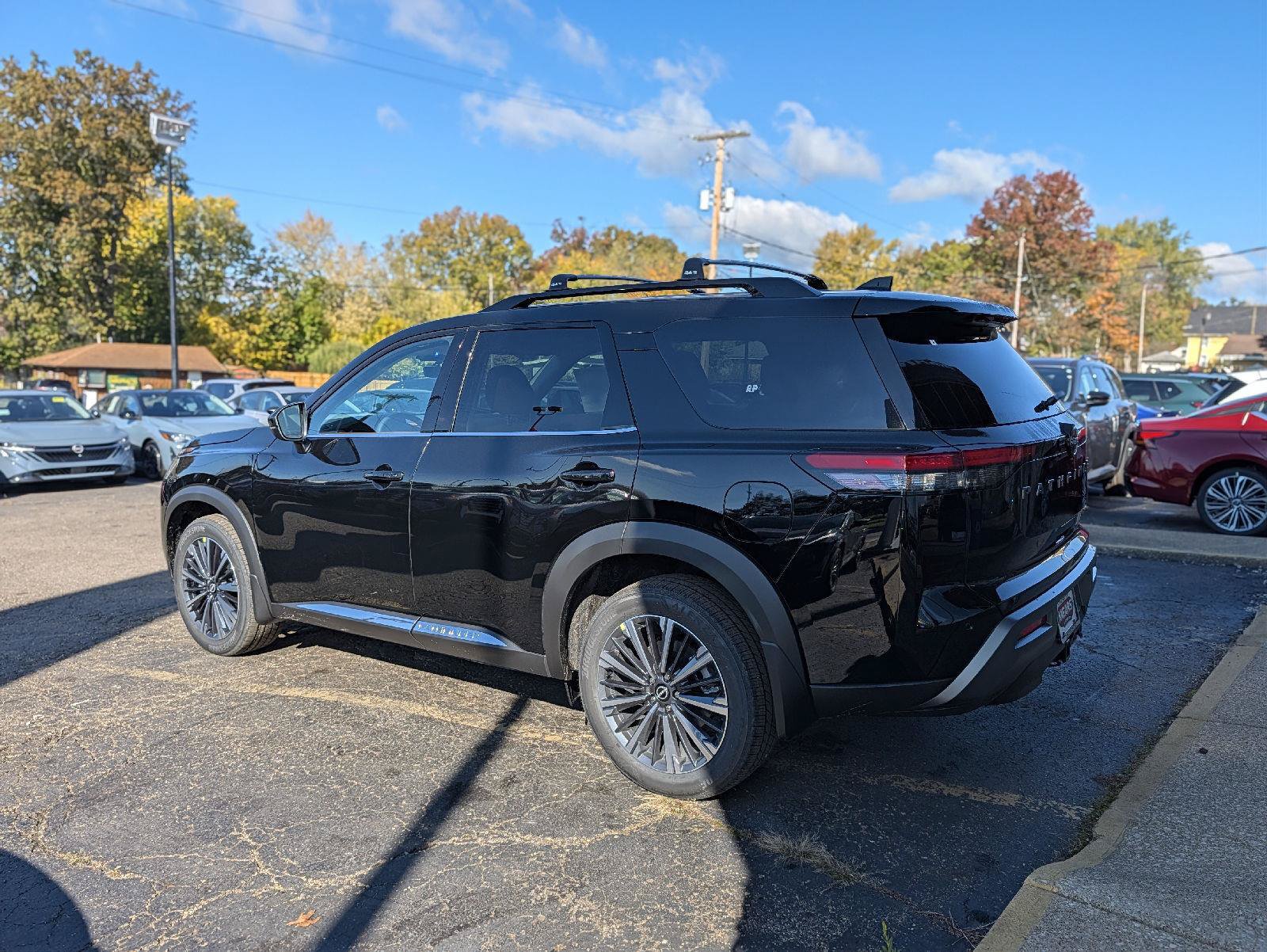 New 2026 Nissan Pathfinder Platinum AWD/4WD image 8