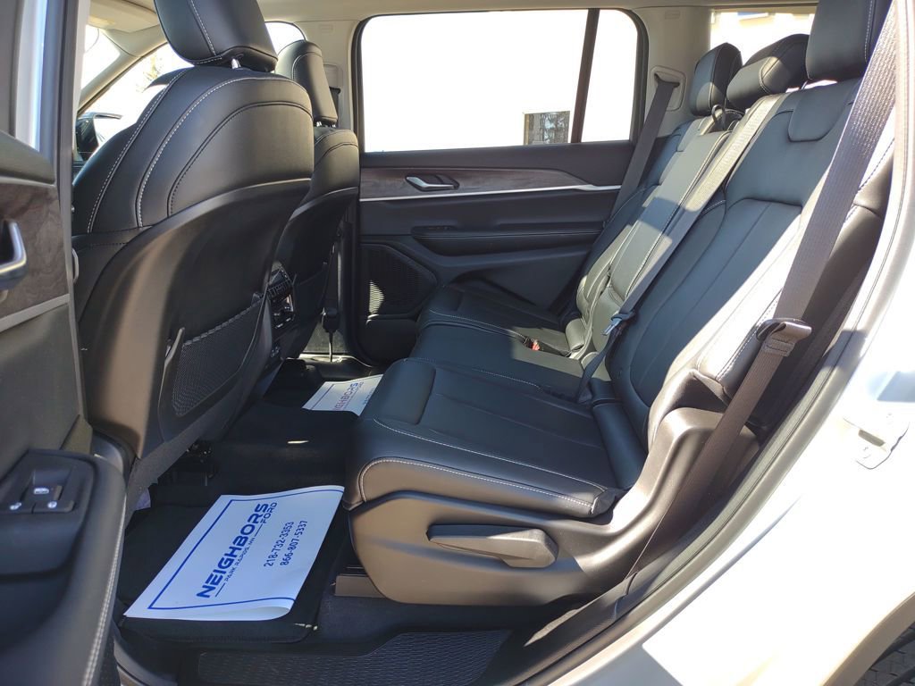Used 2023 Jeep Grand Cherokee L Limited w/ MOPAR Finishing Package AWD/4WD image 25