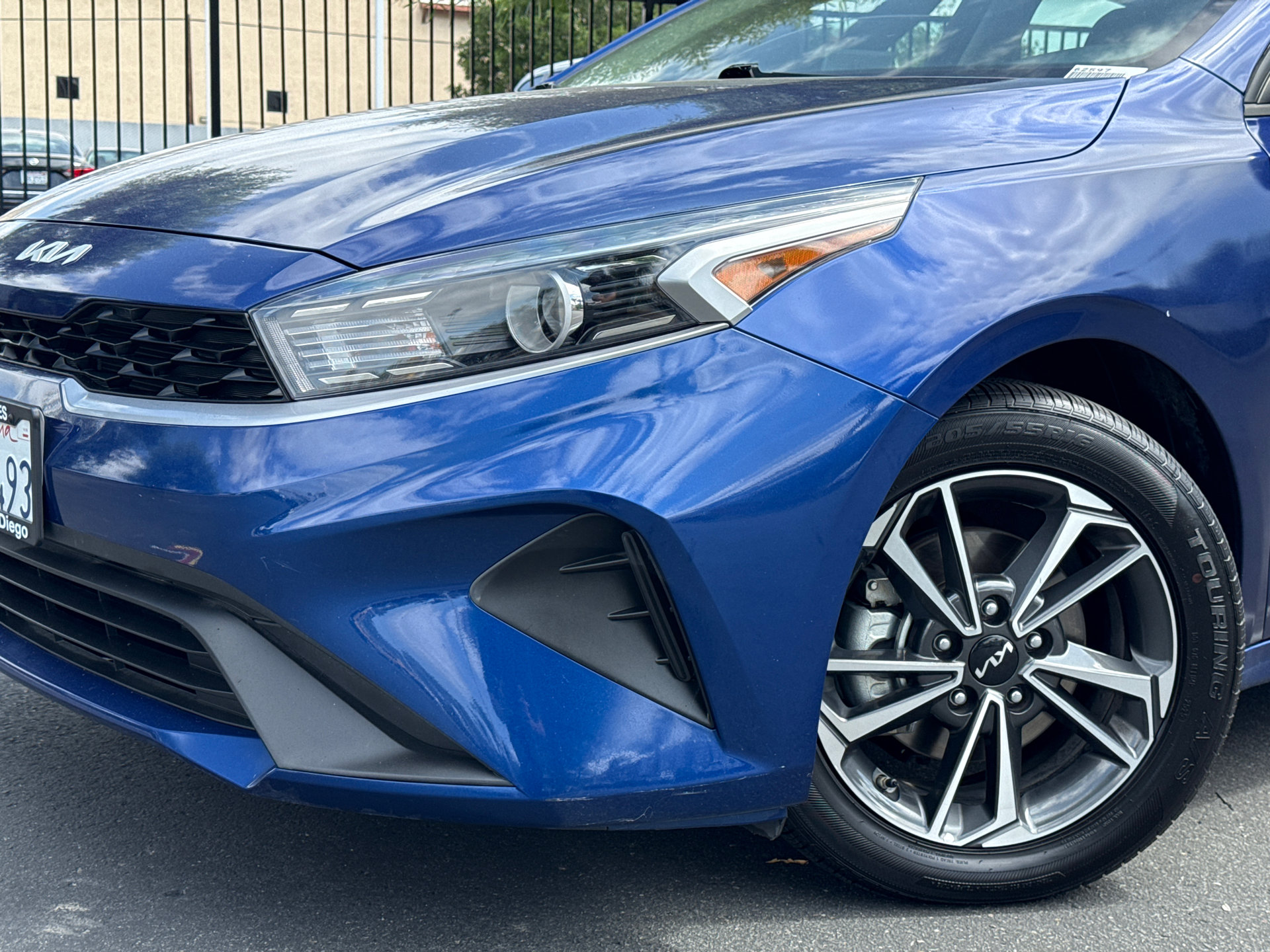 Used 2023 Kia Forte LXS FWD image 3