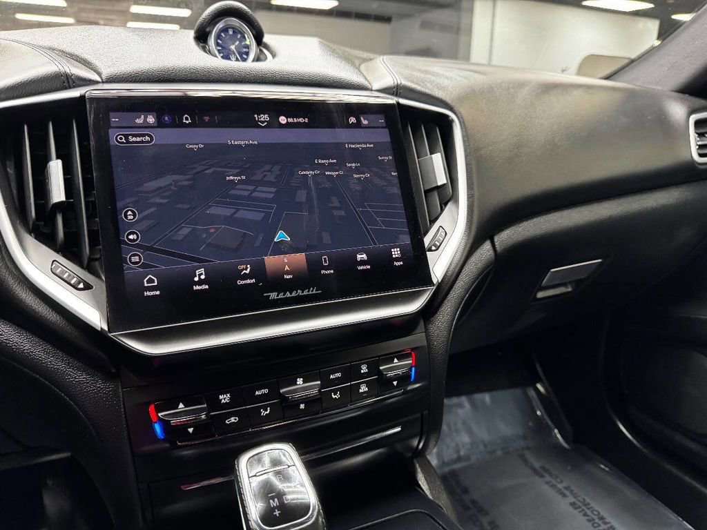 Used 2021 Maserati Ghibli S image 25