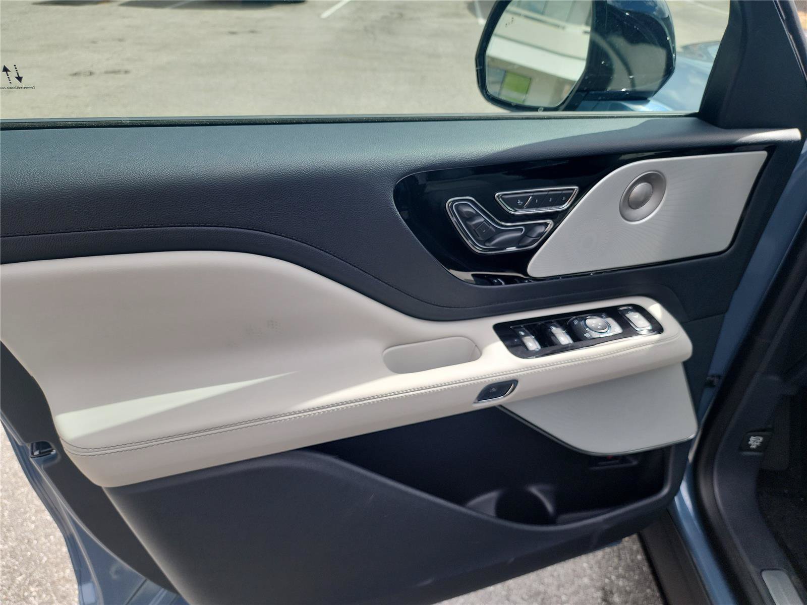 New 2027 Lincoln Aviator Reserve AWD/4WD image 12