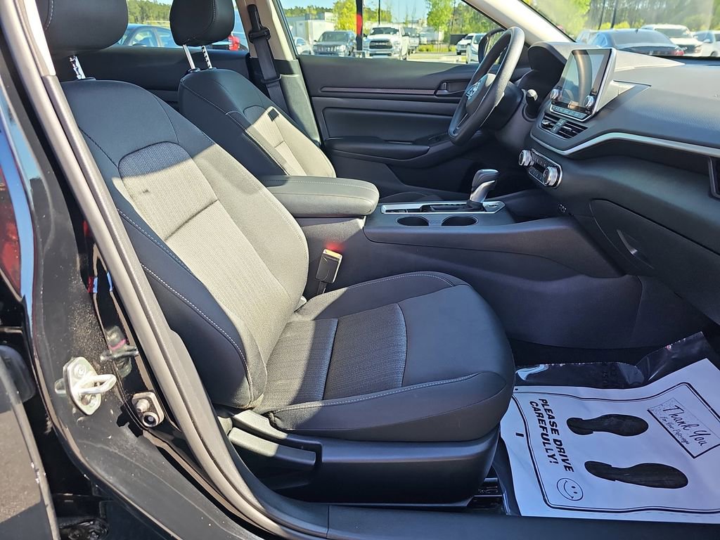 Used 2025 Nissan Altima 2.5 S image 13