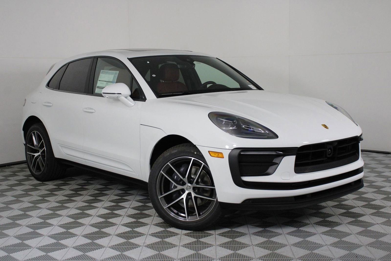 New 2026 Porsche Macan AWD/4WD image 9