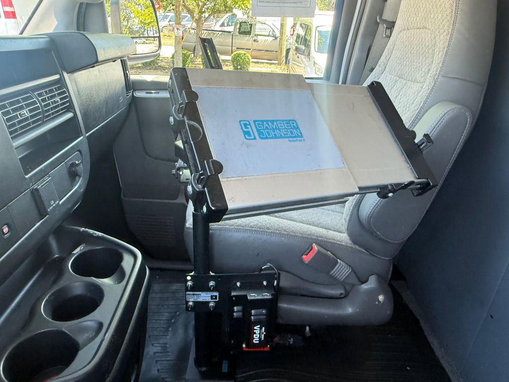 Used 2020 Chevrolet Express 2500 RWD image 19