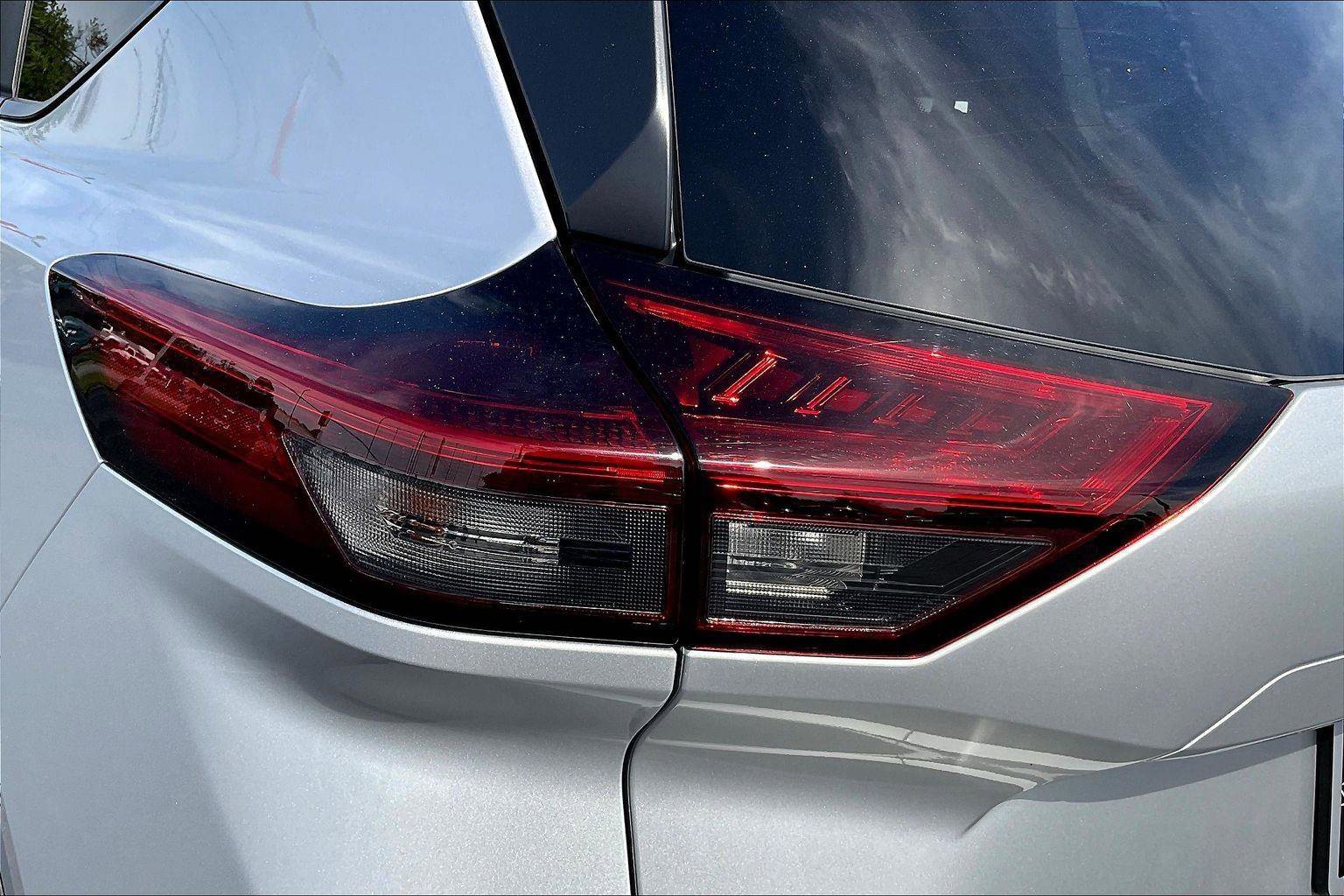 Certified 2025 Nissan Rogue SV AWD/4WD image 30