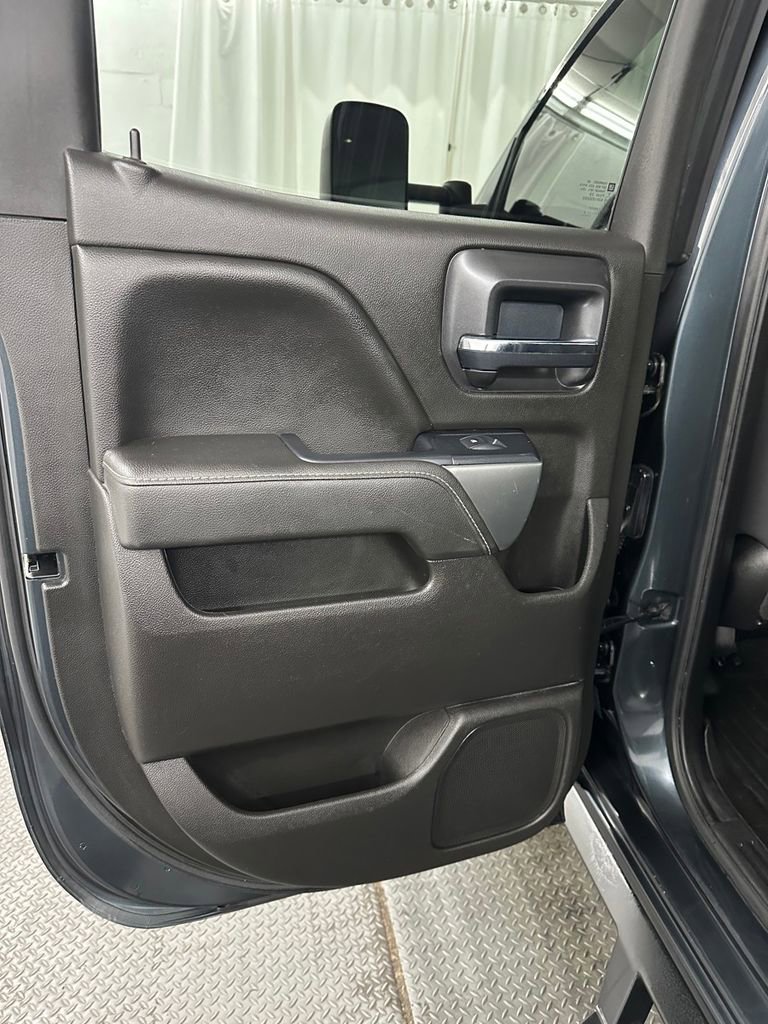 Used 2018 Chevrolet Silverado 1500 LT w/ All Star Edition image 23