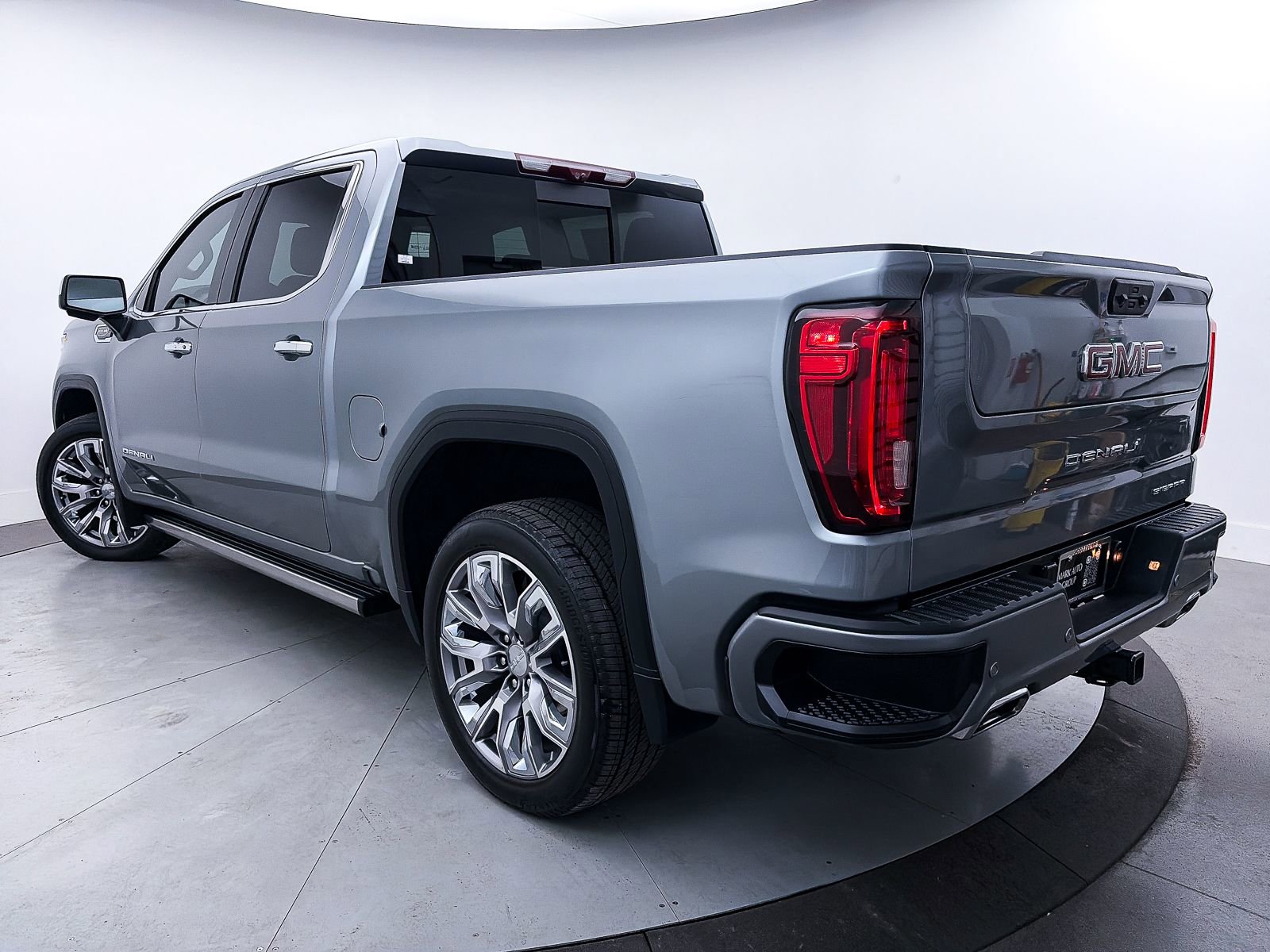 Used 2024 GMC Sierra 1500 Denali w/ Denali Reserve Package image 2