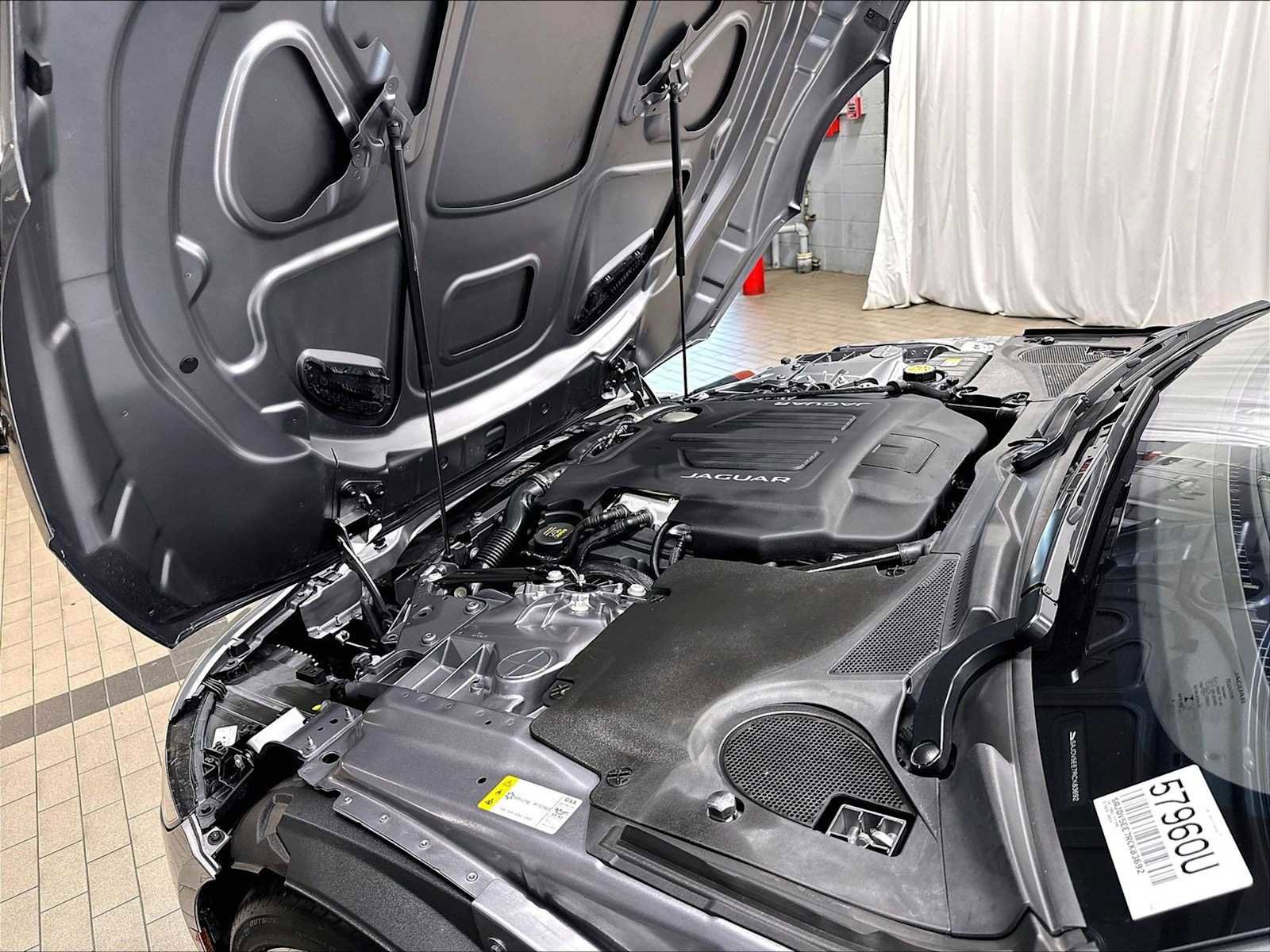 Used 2024 Jaguar F-TYPE Convertible AWD image 31