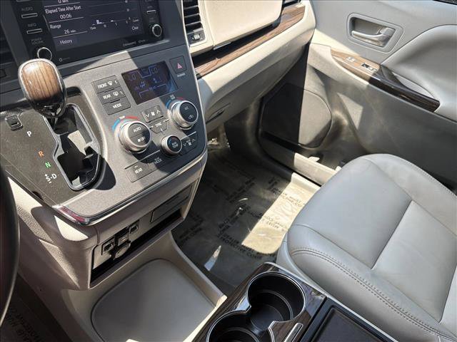 Used 2018 Toyota Sienna XLE FWD image 21