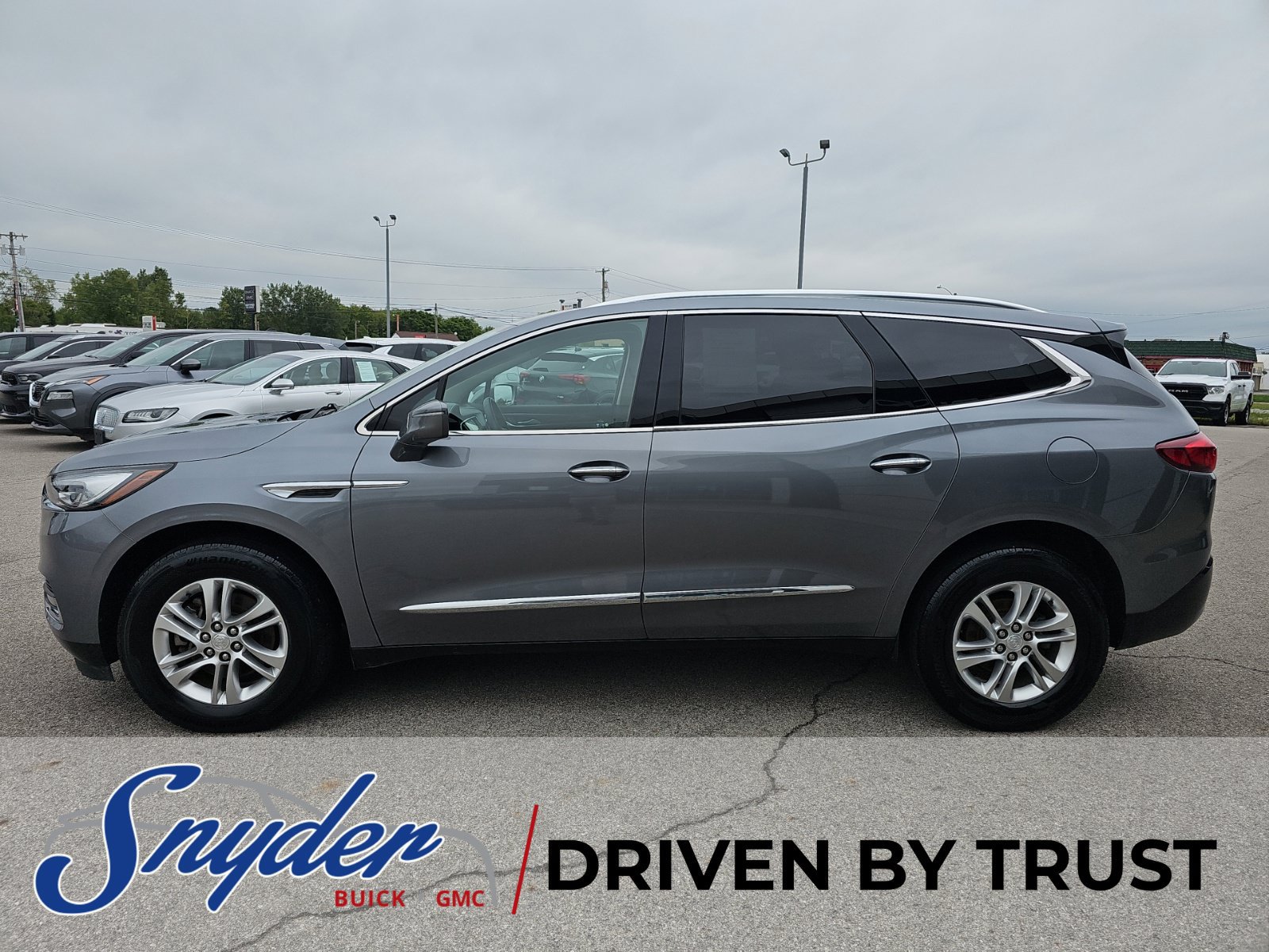 Used 2019 Buick Enclave Essence AWD/4WD image 4