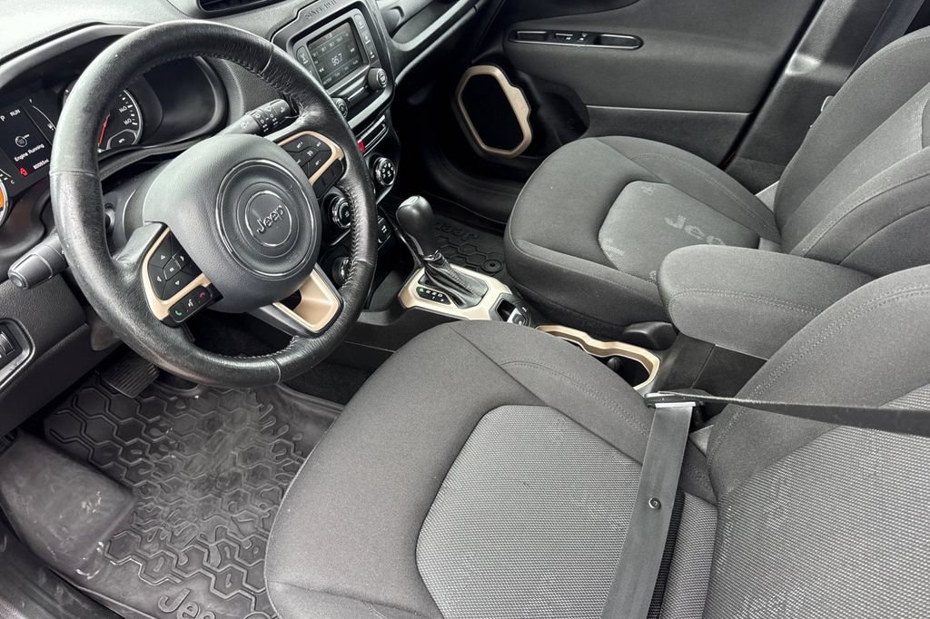 Used 2015 Jeep Renegade Latitude w/ Cold Weather Group II AWD/4WD image 12