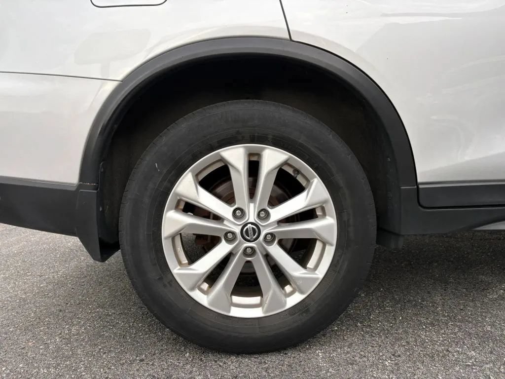 Used 2018 Nissan Rogue S w/ S Value Package AWD/4WD image 24