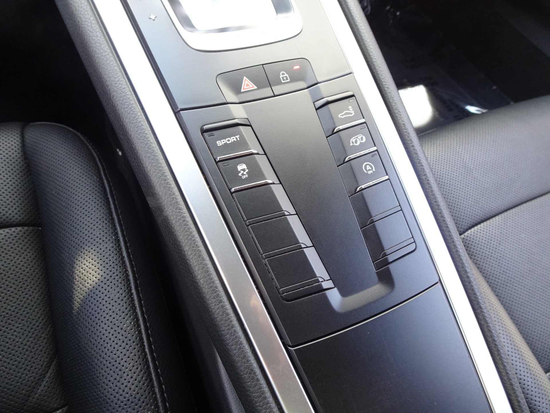 Used 2021 Porsche 718 Cayman RWD image 13