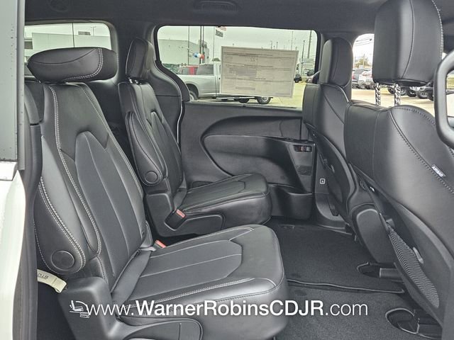 New 2026 Chrysler Pacifica Select FWD image 17