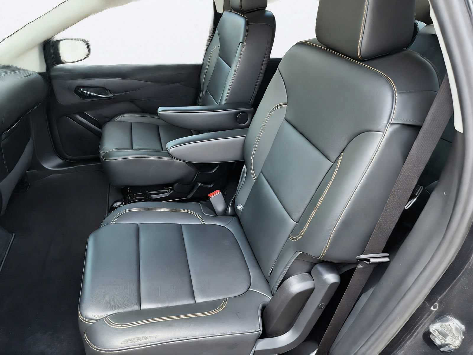 Used 2020 Chevrolet Traverse LT w/ LT Premium Package AWD/4WD image 24