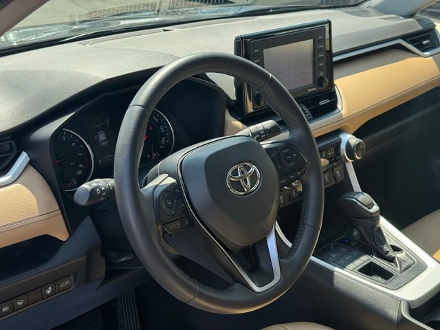 Used 2020 Toyota RAV4 XLE Premium image 24