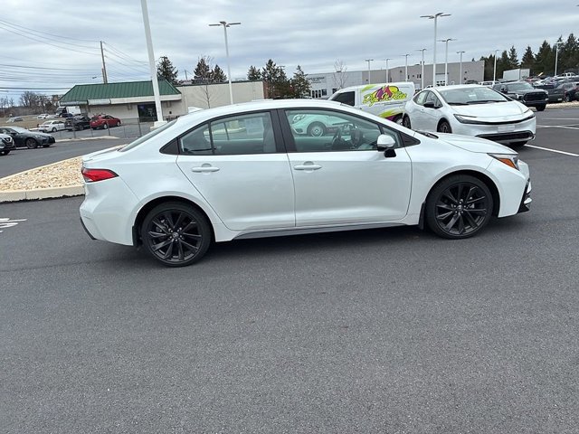 Used 2023 Toyota Corolla SE image 6