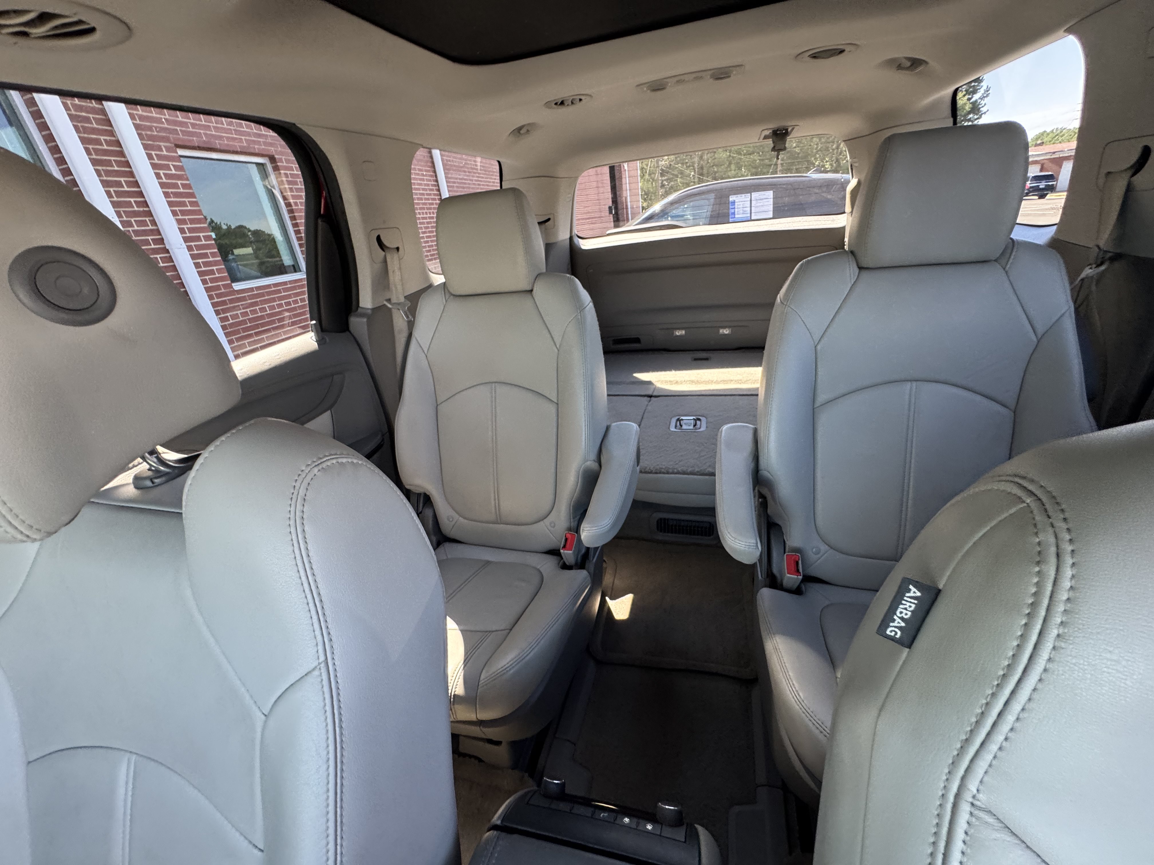 Used 2016 GMC Acadia SLT w/ Open Road Package FWD image 10