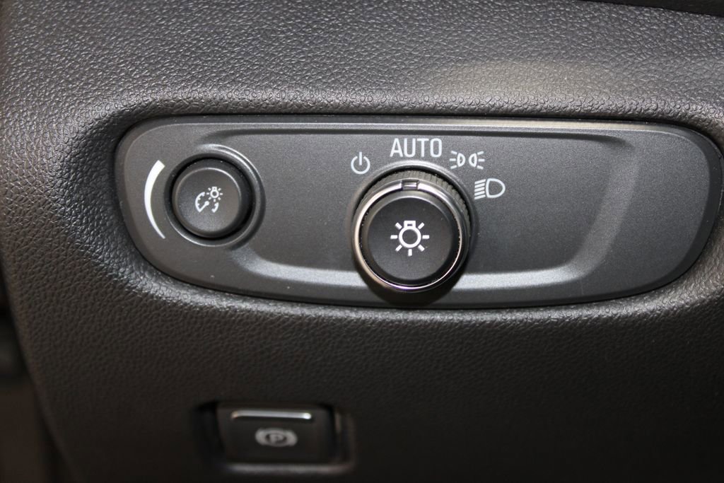 Used 2025 Chevrolet Blazer LT image 35