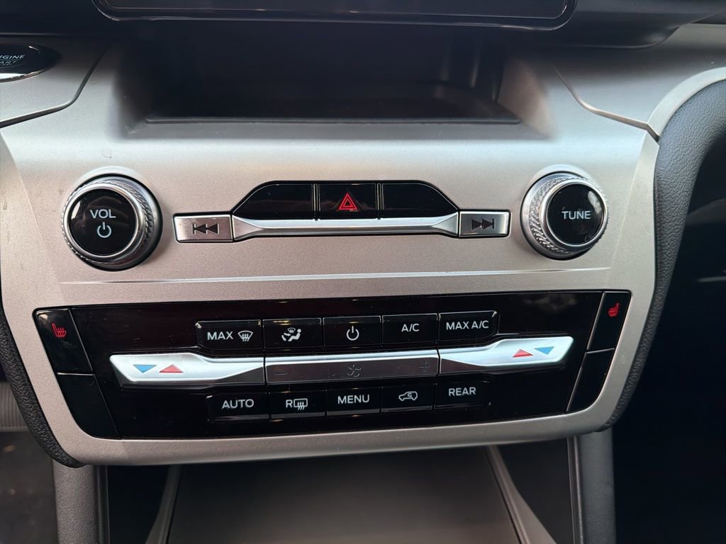 Used 2022 Ford Explorer XLT image 29