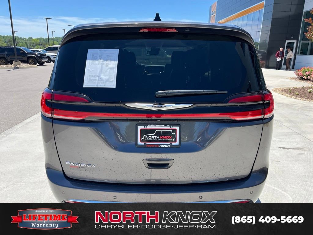 Used 2023 Chrysler Pacifica Touring-L FWD image 18