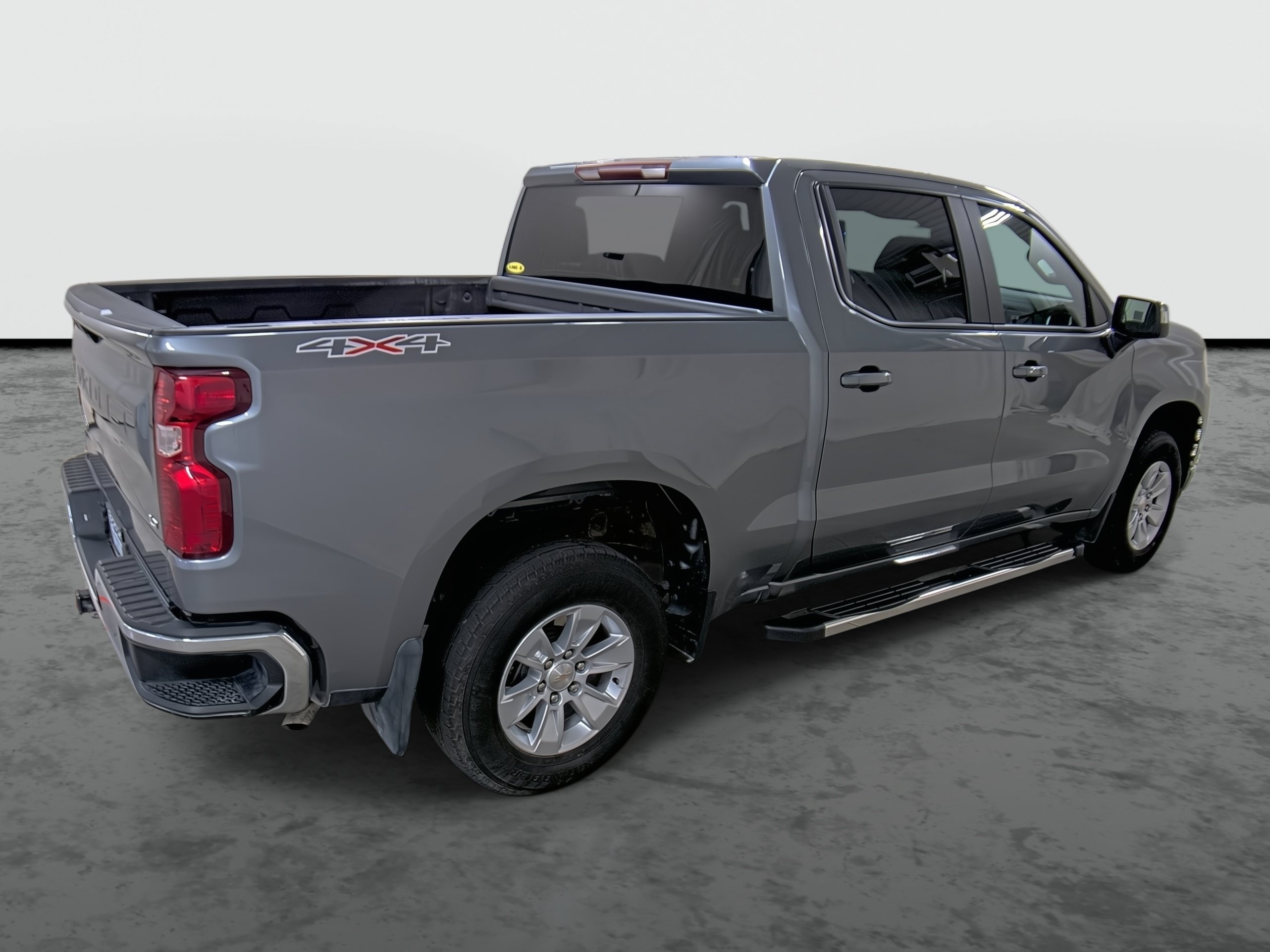 Used 2021 Chevrolet Silverado 1500 LT AWD/4WD image 4