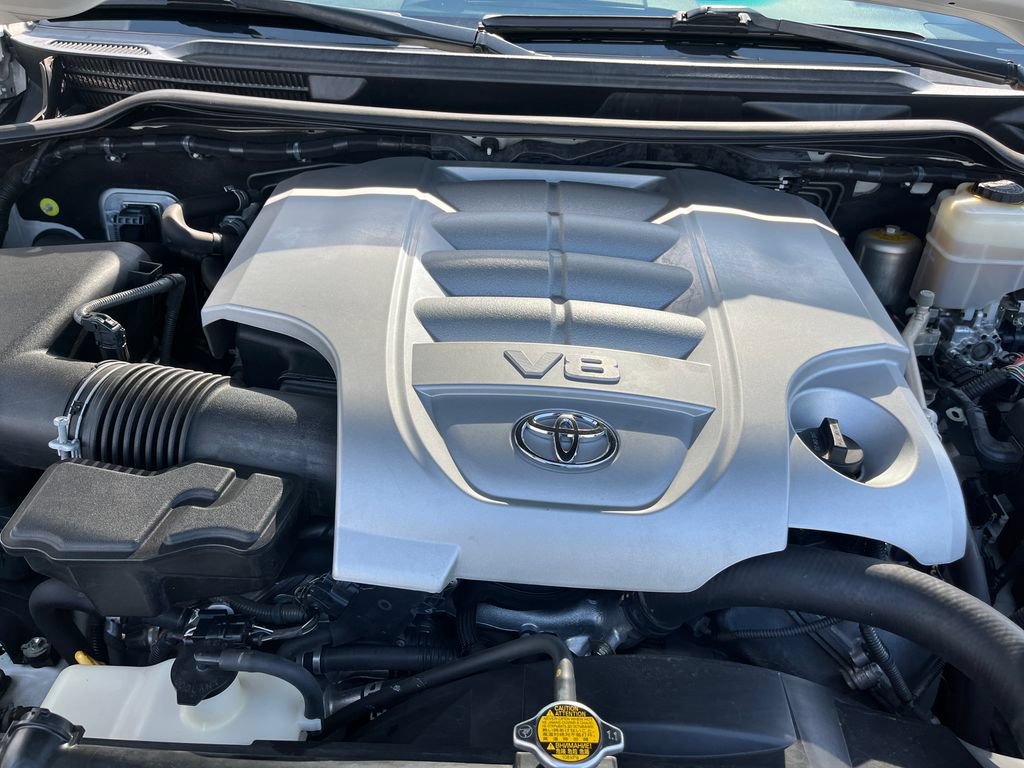 Used 2015 Toyota Land Cruiser AWD/4WD image 19