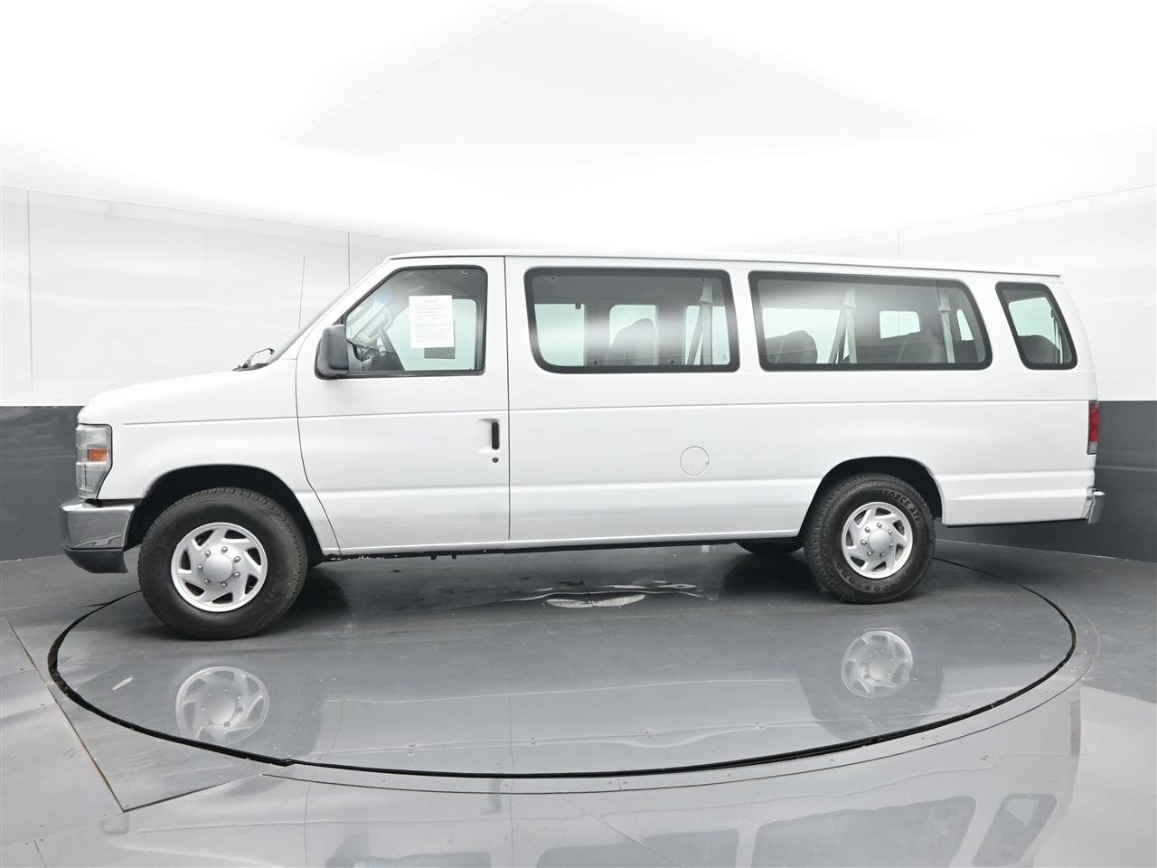 Used 2014 Ford E-350 and Econoline 350 XLT RWD image 8