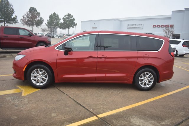 New 2026 Chrysler Voyager LX image 9