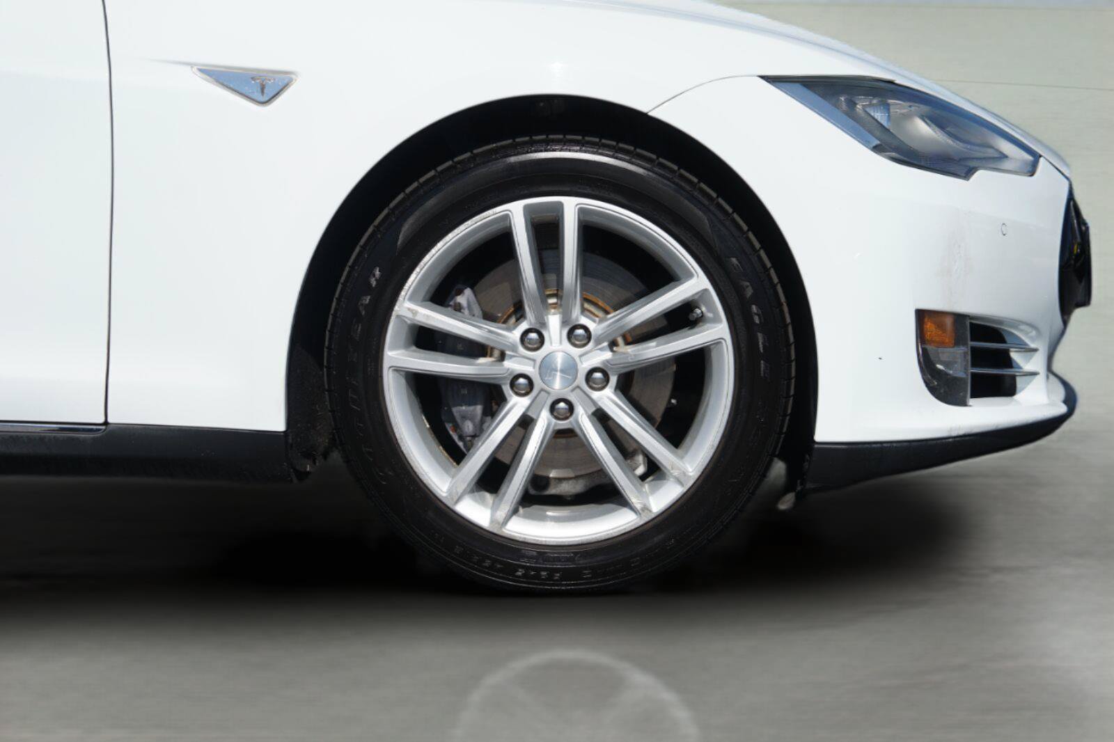 Used 2014 Tesla Model S RWD image 4