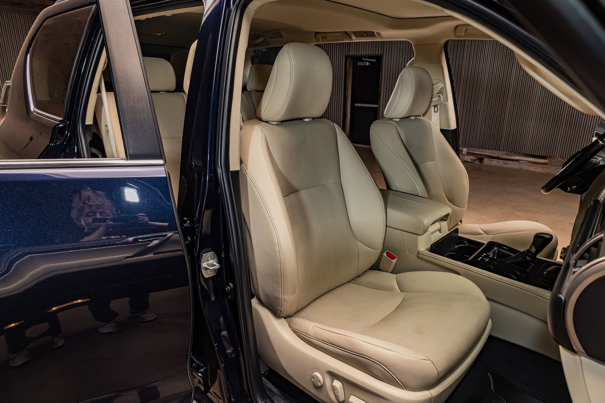 Used 2021 Lexus GX 460 Premium w/ Premium Package AWD/4WD image 29