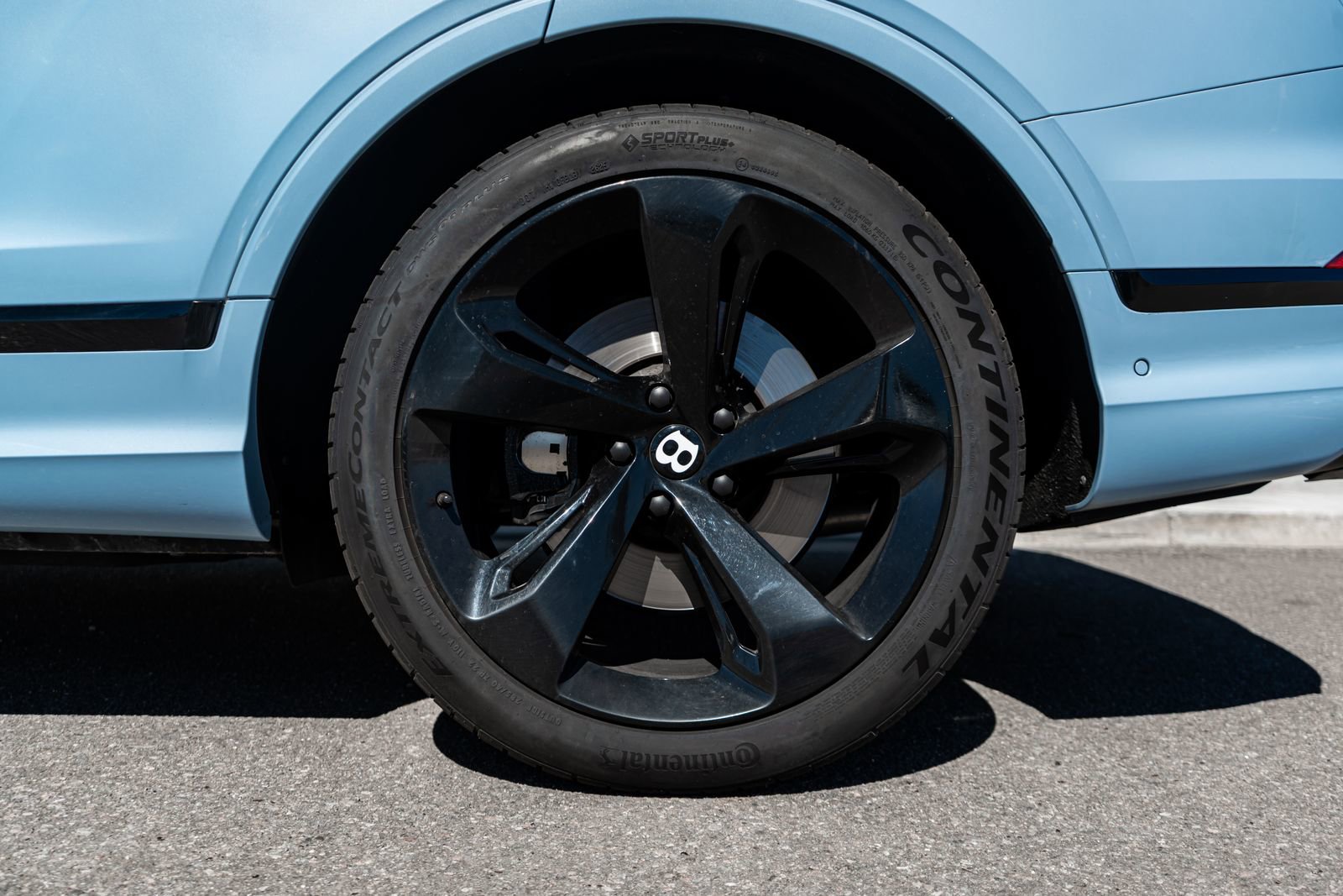 Certified 2022 Bentley Bentayga image 7