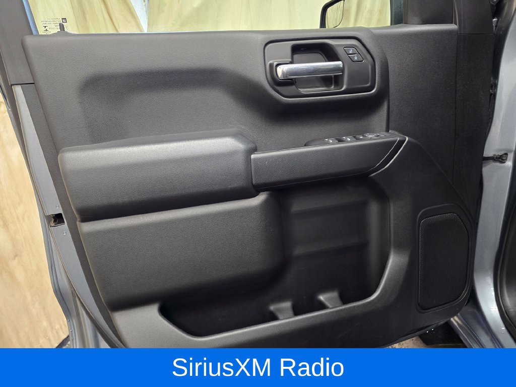 Used 2019 Chevrolet Silverado 1500 Custom w/ Custom Value Package AWD/4WD image 9