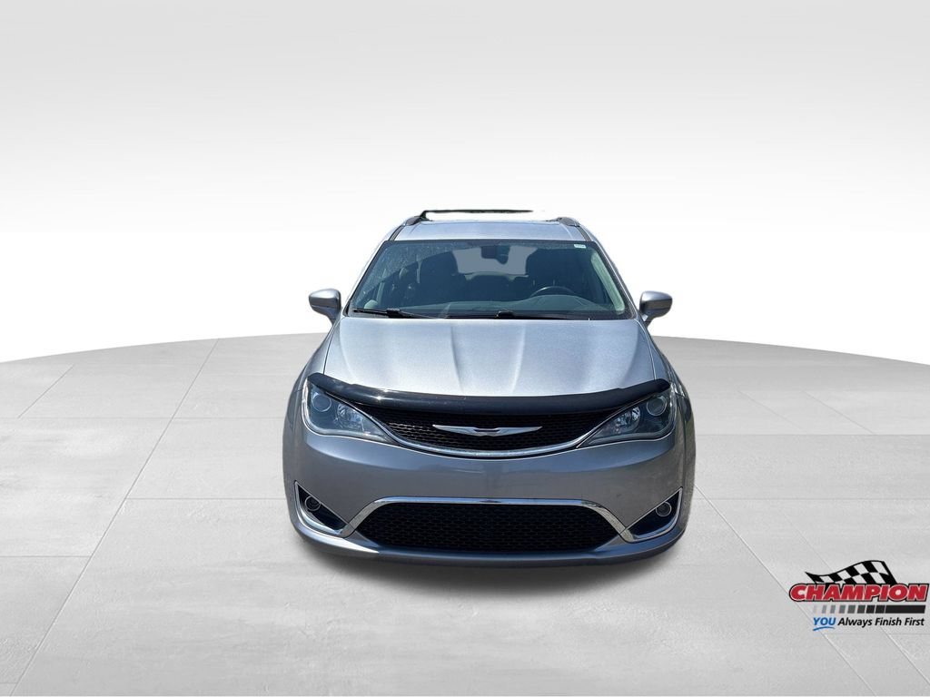 Used 2017 Chrysler Pacifica Touring-L Plus FWD image 9